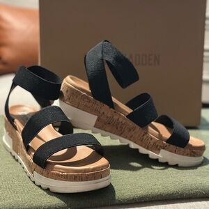 Steve Madden Black and Tan Platform Sandals